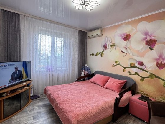Продаж 2 кімнатної квартири з ремонтом та меблями, площа 52,6 м.кв, поряд Парк Щастя