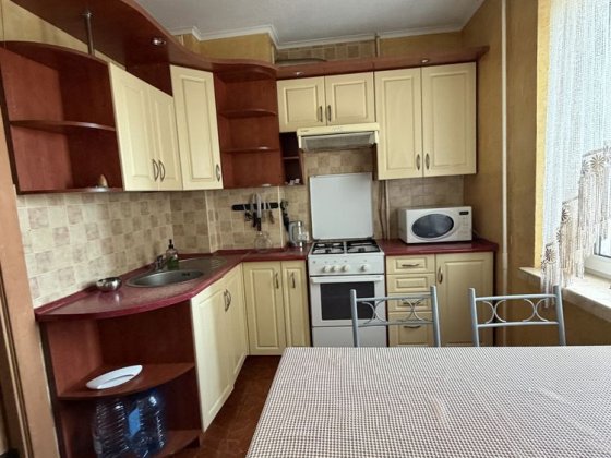 Продам 5 кімнатну квартиру в центрі район 5 школи Рівне