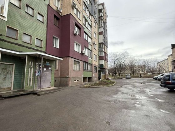 Продається 3 кімнатна квартира на Східному -1