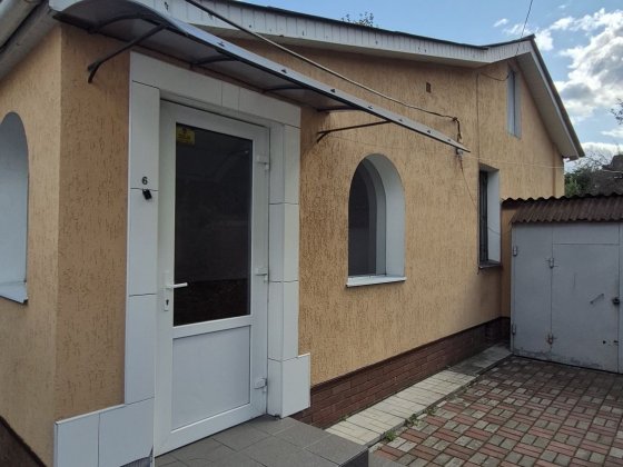 Продаж двокімнатної квартири на землі Сумы
