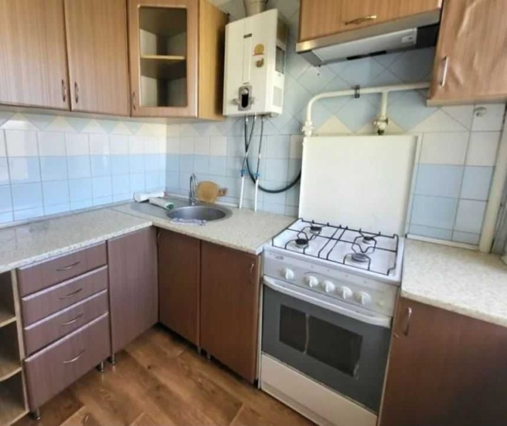 2х кімнатна на Виставці по вул.Перемоги, 2й поверх, 46м2, Гарний стан! - фото 1