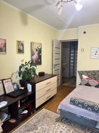 Продаж 3к квартири в цегляному будинку н/п з меблями та технікою - фото 1