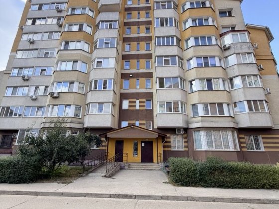 Продам 2-х кімнантну біля о.Чеха Суми