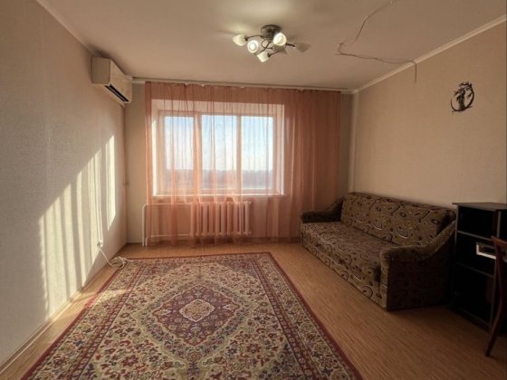 Затишна 2к в цегляному будинку 2000-х років на Склозаводі Полтава