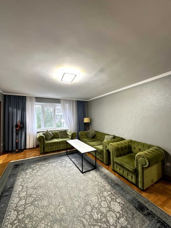 Продаж 4-х кімнатної квартири в центральній частині міста - фото 1