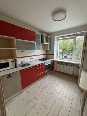 Продам 3 кімнатну квартиру в хорошому цегляному будинку - фото 1