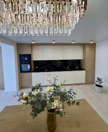 Продаж сучасної квартири в новобудові - фото 1