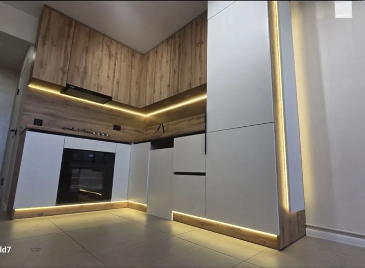 Продаж 2 кімнатноі квартири з ремонтом та меблями. - фото 1