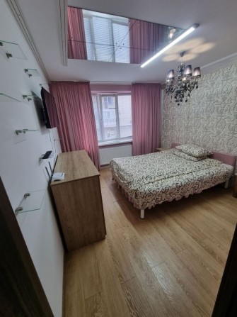 Продаж 2к з ремонтом в новобудові поруч центру - фото 1