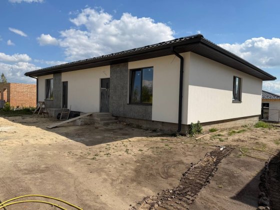 продам коледж масив Київський Рівне