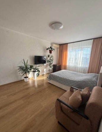 2 кім. квартира, 58 м2, євроремонт, 9/10 - фото 1