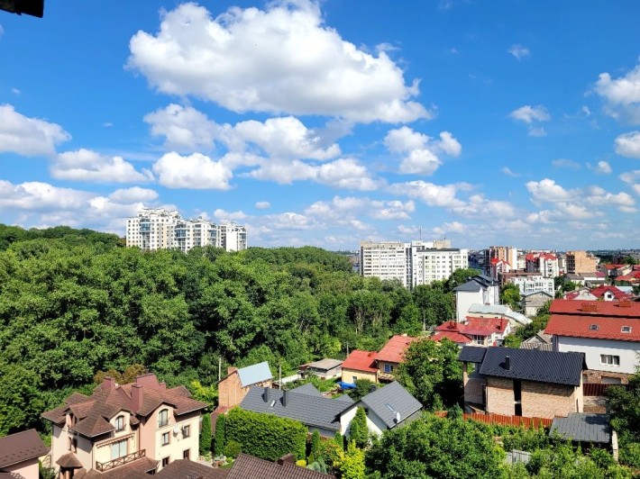 Продаж 2-кімнатної квартири 54 м2 на  Дружбі - фото 1