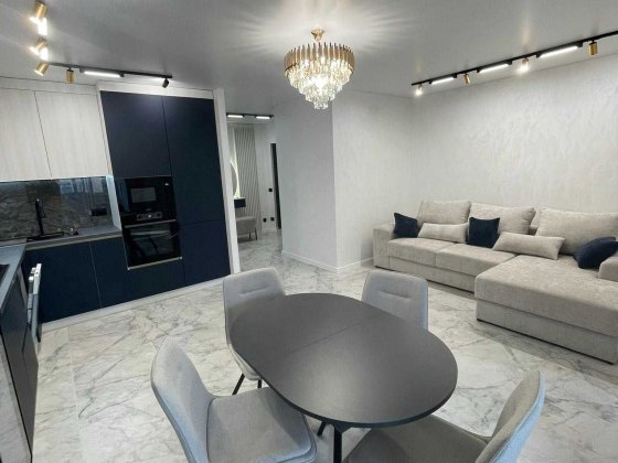 Продаж 2 кімнатної квартири на проспекті Злуки з ремонтом Тернополь