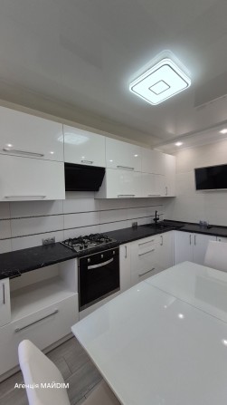 Продаж трикімнатної квартири - фото 1