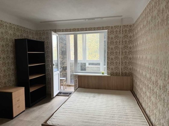 Однокімнатна квартира в косметичному стані район Сади Полтава
