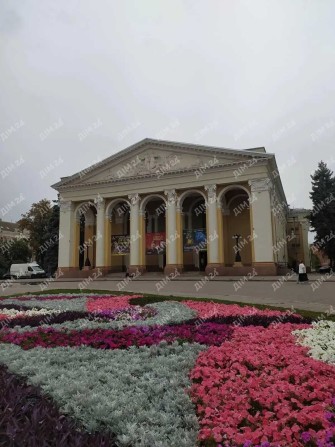 Трикімнатна квартира з видом на театр Гоголя - фото 1