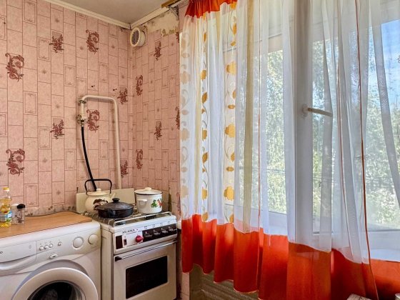 Продам укомплектовану 1кмн квартиру на Роменській Суми