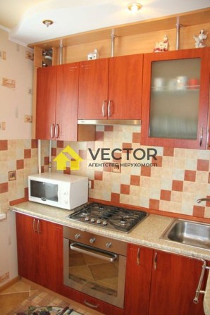 Продаж затишної 2-к квартири з меблями та технікою! Цегляний будинок - фото 1