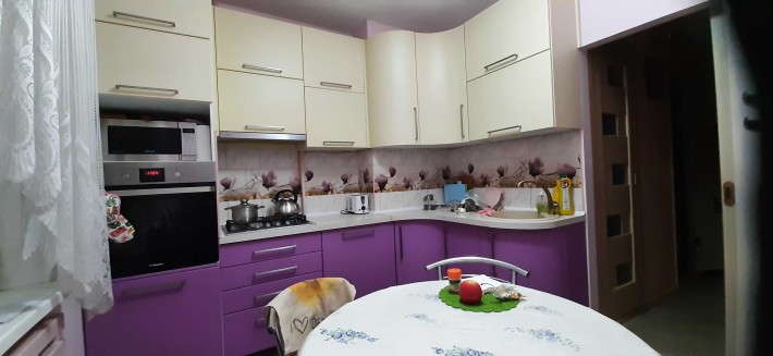 Продам двокімнатну  квартиру. 2 поверх в 9-ти поверховому будинку на 2 Таврійському м-ні - фото 1