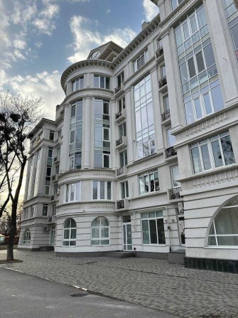 ЖК Парковий. Центр міста. Комплекс преміум класу. Продаж квартири з ремонтом. - фото 1