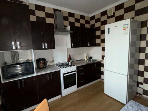Садовий, продам простору 1но кім.квартиру, АО, середній поверх Полтава