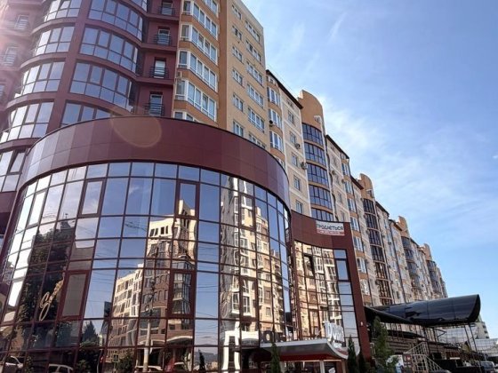 3 кімнатна квартира в зданій НОВОБУДОВІ.  Р-н МАЙДАН Черновцы