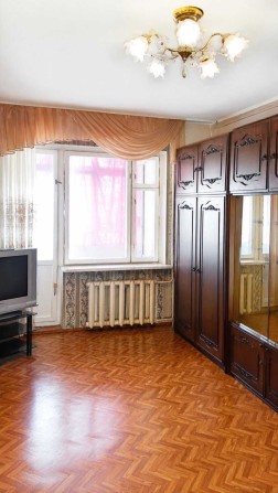 Продаж 2 кім.кв.по вул.ІБугуна(Ільіча) пл.50 м.кв. 6 поверх. - фото 1