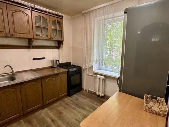 В Продажі затишна 2-кімнатна квартири в цегляному будинку Черновцы