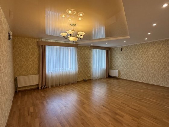 Трикімнатна 120м- вул. Ватутіна- Каштанова алея- забудова 2000р. Полтава