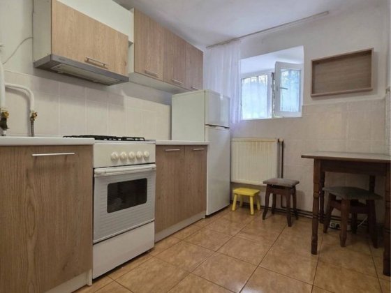 Продаж 2х кімнатної, СУВОРОВА (ПАРК ШЕВЧЕНКА), В ДОБРОМУ СТАНІ, ГАЗОВИЙ КОТЕЛ, 1ий низький поверх, 4 Черновцы