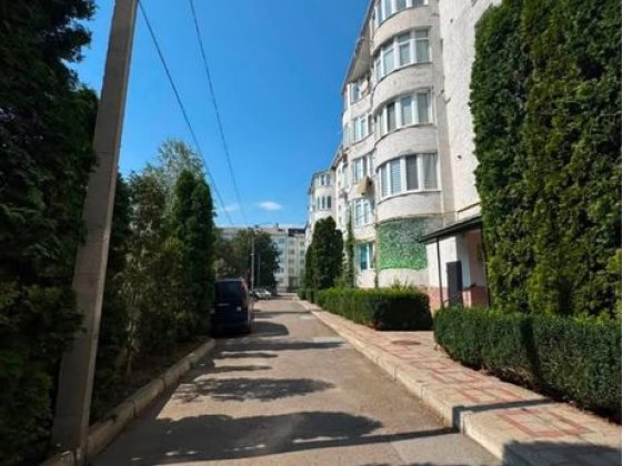 Продам 3-кімнатну новобудову Черновцы