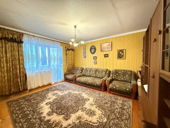 Продам 2-кімнатну. Вул. Фестивальна Черновцы