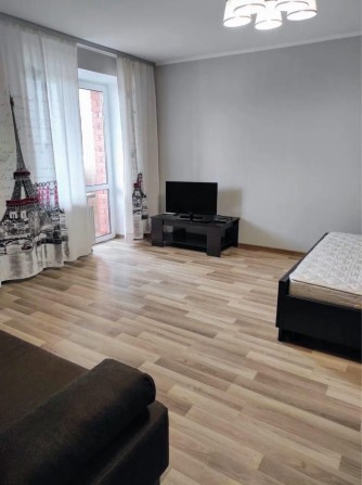 Продам 1-к квартиру, автономне, євроремонт, цегла, Поділ - фото 1