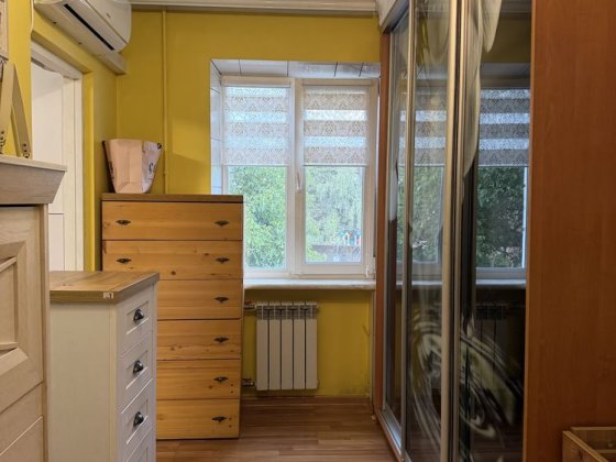 Продаж 2 к хрущ.2/5 Проспект Незалежності р-н Спортоварів Чернівці