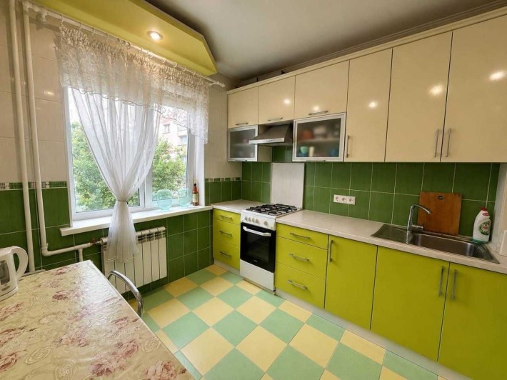 Продаж 3-кімнатної квартири з ремонтом на 2 поверсі - фото 1