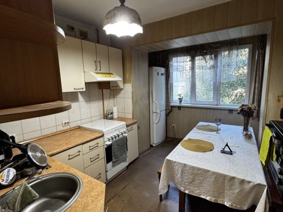 Продам 3 кімнатну чешку в районі вул. Героїв Майдану-Скальда Черновцы