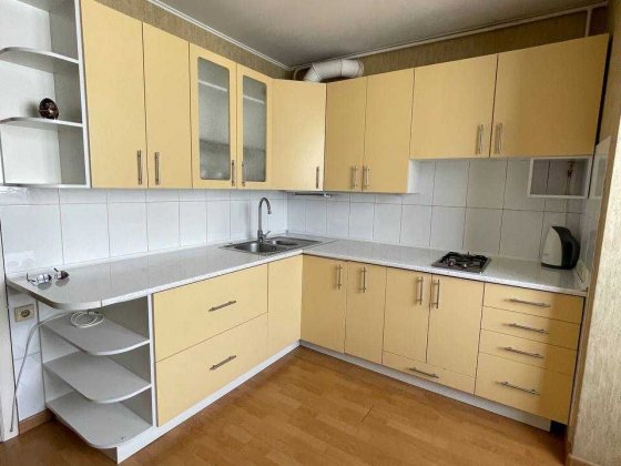 Продаж затишної квартири! Майдан! Черновцы
