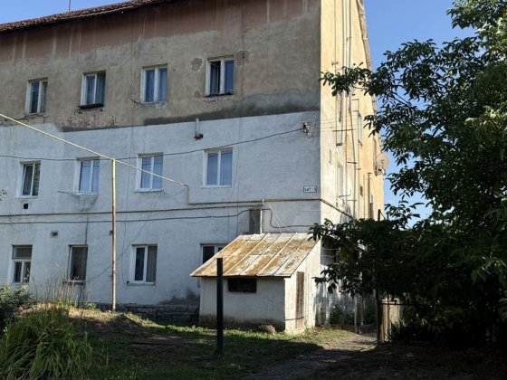 Продам на 1к на Собранецькій Ужгород