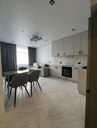 Ужгород продаж квартири 1, 5 кімнати ЦЕНТР - фото 1