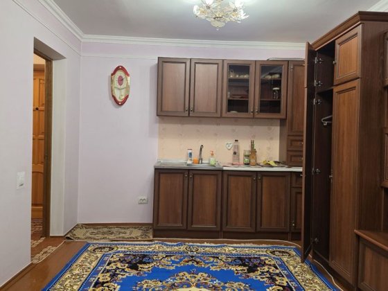 Продається 2 кімнати в СІМЕЙНОМУ гуртожитку 45м2! КОМАРОВА (ЧЕРЕМОШ), СВІЙ САНВУЗОЛ ТА МІНІ КУХНЯ, м Черновцы