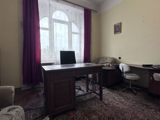 Продається 2-х кімнатна квартира у будинку Австрійський Люкс Чернівці