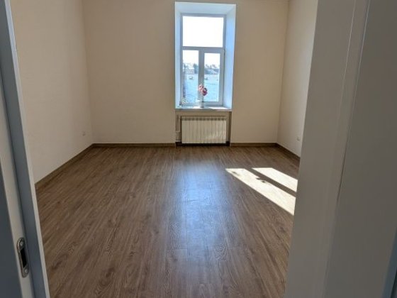 1-кімнатна квартира з кухнею-студією  44 м²  Центр Черновцы