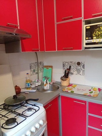 Продам 2 комн.кв. с раздельными комнатами, в р -не ул.Летной. - фото 1