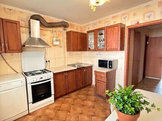 Продається простора 3х кімнатна квартирапо вул. Грушевського, р-н Тихий Центр Черкассы