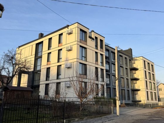 Продаж 2х кім з балконом 1200$ кв район Київської Підземний паркінг Черновцы