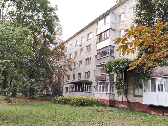 Продам. Однокімнатна.. Світло не вимикають. Чернігів