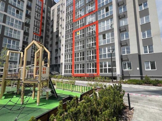 Продам 2 кімн. квартиру в будинку!  Ціна Топ! ЗАБУДОВНИКА Чернігів