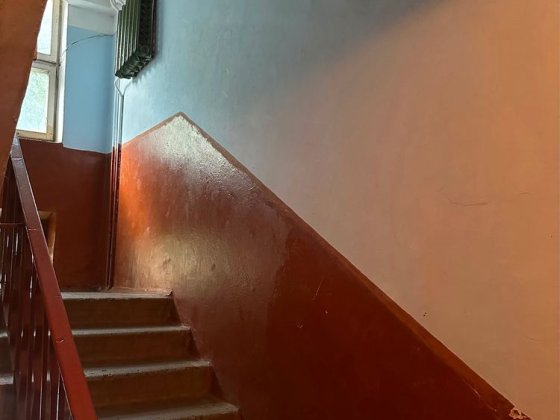 2 кім квартира у цегляному будинку з роздільними кімнатами на Полєтаєва Чернівці