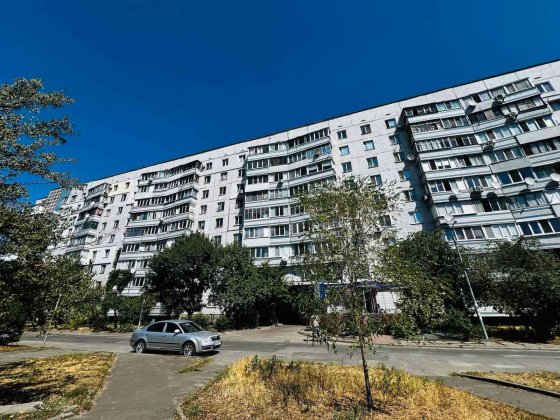 Продаю 2 к кв район Митниця Велмарт Черкаси