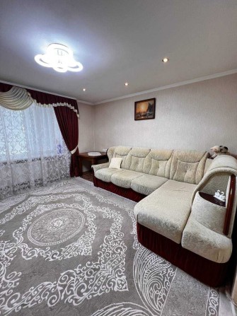 Продам 2-кімнатну квартиру в центрі міста — 54 м², меблі та техніка залишаються - фото 1